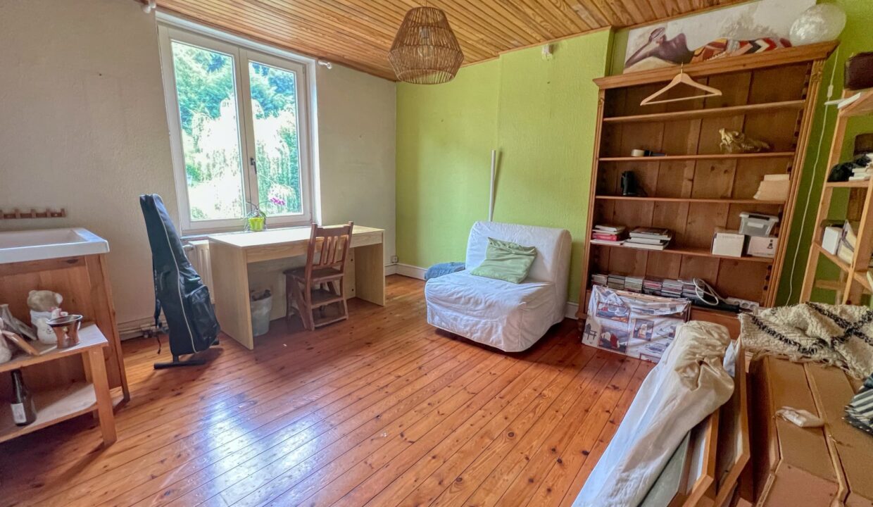 f1c42ac7-e4fd-4206-87e2-bcf9333df60d